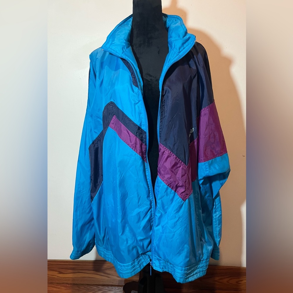 VINTAGE ADIDAS SIZE XL ZIP-UP NYLON JACKET — Fits oversized